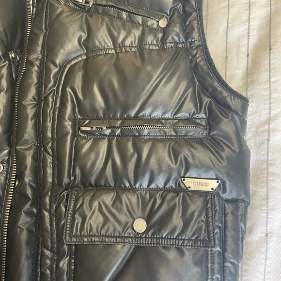 Guess puffer vest - Picture 5 of 6